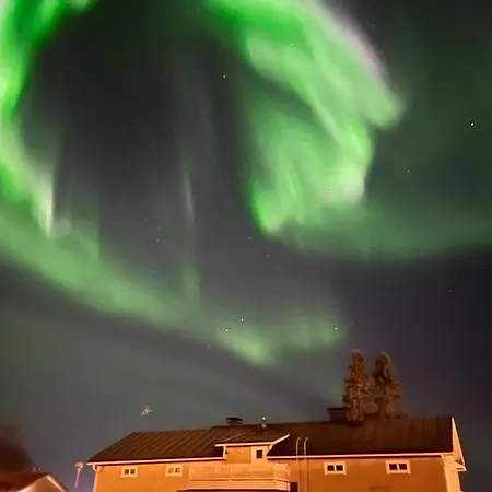 Suutarintie - Authentic Lappish Experience By The River *